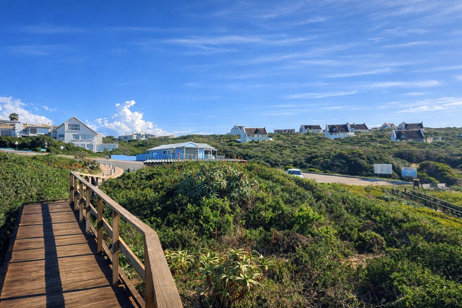 5 Bedroom Property for Sale in Boggomsbaai Western Cape